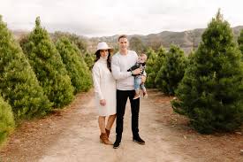 If you're stumped and scouring through your closet, try finding matching pieces of white. Neutral Family Picture Outfits And Our 2018 Holiday Cards Me And Mr Jones