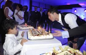 #barca #barcelona #fondantcake #birthday #birthdayman #birthdayboy #sweetsinmiami… Cristiano Ronaldo On Twitter It Was Fabulous To Celebrate My Birthday Yesterday With My Friends And Family I Had A Great Time Thank You All Http T Co Ba3kqnp6rz