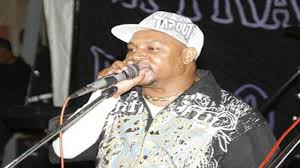 Choki: Kuendesha bendi ni pasua kichwa | Mwananchi