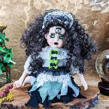 q61 Haunting Doll Collectible Series Lil' Abby Oddities Macabre  curiosities | eBay