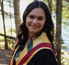 Leanne Hudson's Instagram, Twitter & Facebook