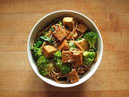 Tofu Broccoli And Spinach Stir Fry With Whole Wheat Spaghetti Ginger Garlic Onion Sesame Seeds Sesame Oil Soy Sauce Tofu Recipes Asian Dishes Tofu