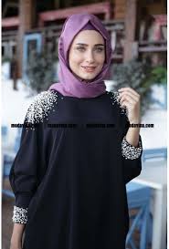 Yeni Sezon Incili Siyah Tunik Fahrunnisa Indirimli Fiyat Hediye Ve Ucretsiz Yurt Ici Ve Disi Kargo Avantajiyla Modavina C Fashion Fashion Outfits Hijab Outfit