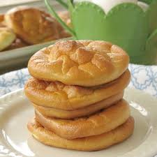 Cloud bread, like previous viral trend dalgona coffee, is made first and foremost to look good as a moving picture. Low Carb Cloud Bread That S Delicious The Dinner Mom