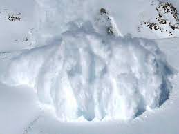 People caught in avalanches can die from suffocation, trauma or hypothermia. Powder Snow Avalanche Wikipedia