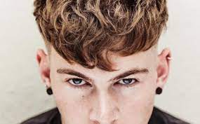 Coiffure homme 2021 les cheveux attachés. 1001 Idees Coiffure Homme Tendance 2021 Un Degrade D Idees