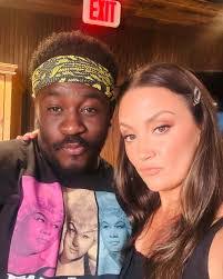 Teri Moss's Instagram, Twitter & Facebook