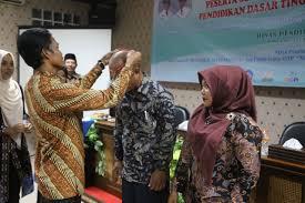 Kegiatan ogn dikdas tahun 2020 diikuti oleh guru sekolah dasar (sd) dan guru sekolah menengah pertama (smp). Ratusan Guru Sd Dan Smp Bersaing Di Ogn Tingkat Provinsi Aceh