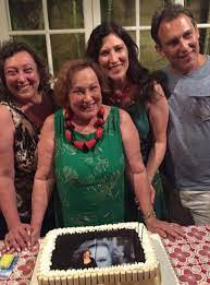 É um sentimento de amor dentro de mim ter toda essa benesse que recebi de deus. Nicette Bruno Faz 86 Anos E Recebe Homenagem De Amigos E Familiares Primeiro Plano Home