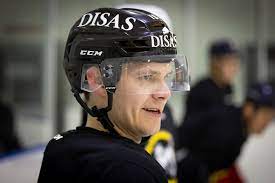 However, his role is a bit different than earlier. Huonesuon Kasvatti Arttu Ruotsalainen Debytoi Nhl Ssa Kaleva