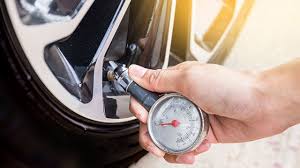 Astronauts aboard the international space station took this image showing earth's atmosphere and moon on july 31, 2011. Care Este Presiunea Corecta In Anvelope Youtube