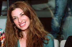 Μεταξύ άλλων ανέφερε και το γεγονός που της στέρησε τον τίτλο της σταρ ελλάς όταν είχε συμμετάσχει στα καλλιστεία. Antzela Eyripidh To Iatriko La8os Kai Oi Aggeloi Vipnews