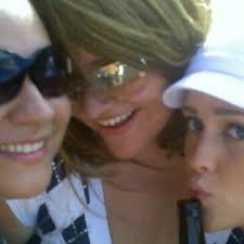 Jacque Phillips (@JacquewithaQ)