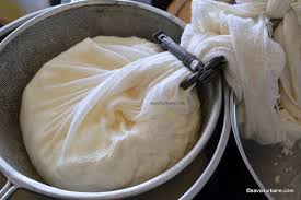 In traditia romanasca, acest vis inseamna pierderi, o inselatorie, ceva cu paguba. Cum Se Face Branza De Vaci De Casa Reteta Veche Savori Urbane