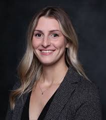 Laura Suggs's Instagram, Twitter & Facebook