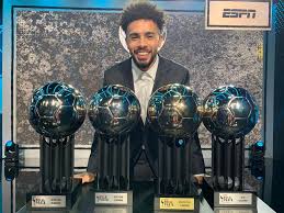 Para a 50ª edição, o evento contou com. Bola De Prata Flamengo Domina Selecao Do Brasileiro E Claudinho E Eleito Craque Da Competicao