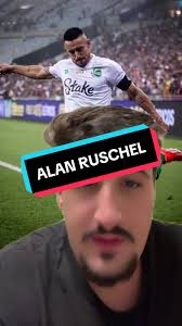 Alan Ruschel: Superação e Êxito no Futebol Após Tragédia