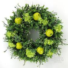 Bonus Monochromatic Christmas Boxwood Wreath With Apples Southern Charm Wreaths
