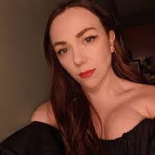 Amie Austin's Instagram, Twitter & Facebook