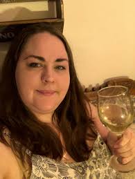 Takin' it to the Street: Pandemic-Weary, Quarantined Neighbours Drink &  Review Canadian Wine