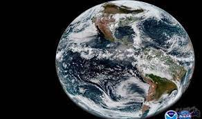 ناسا تنشر صورة لكوكب الأرض ترد على أصحاب النظرية المسطحة art prints planets imagery