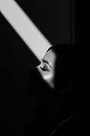 Black And White Photos Of Faces In Shadows Head To The Blog For 35 Wedding Photos That Prove Harsh Light Can Be Magical Image By Damien M Shadow Photography Self Portrait Photography White Photography