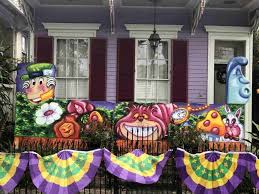 Find the perfect mardi gras float stock photos and editorial news pictures from getty images. Mardi Gras Becomes Yardi Gras When Float Making Company Gets Orders For Porch Floats After Parade Is Canceled