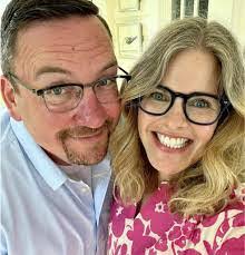 Lori Howland's Instagram, Twitter & Facebook