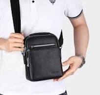 BOLSA DE OMBRO MASCULINA COM ALÇA EM COURO MODELO MESSENGER