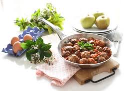 Albondigas Caseras En Salsa De Tomate Velocidad Cuchara Albondigas Caseras Recetas De Thermomix Recetas De Comida
