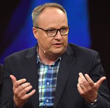 Get the latest fc bayern munich news, photos, rankings, lists and more on bleacher report Oliver Welke Heute Show Moderator Welt