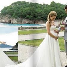 The boxer, 32, was seen kissing his other half as they dined out after spending the day sunbathing alongside his brother tommy, 21. Novak Djokovic And Jelena Ristic S Wedding Arabia Weddings