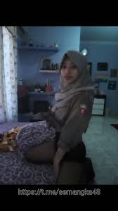 Bokep Mahasiswi Indo Meruchan Masih Pakai Seragam Udah Colmek Aja - EPORNER