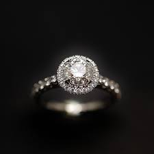 Achetez votre bague love en or rose cartier sur vestiaire collective, le dépôt vente chic sur internet. Solitaire Cartier Platine Diamant 0 64 Ct H Vs1 Gia Bts De 2014 Taille 49 Solitaire Cartier Bague Cartier Bague Solitaire