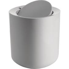 Neben der praktischen funktionalität gibt es zahlreichen modelle, die mit ihrem design überraschen. Birillo Badezimmer Abfalleimer Design Piero Lissoni Bauhaus Shop Bauhaus Shop