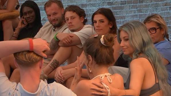 Simone heeft het zwaar in De Bondgenoten...😔😢 De Bondgenoten zie je  vanavond om 21:00 uur op SBS6. | Shownieuws | Facebook