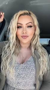 Noemi Cronin's Instagram, Twitter & Facebook