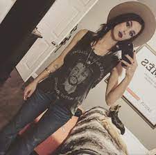 Ladies Gentlemen Brittany Furlan In Our Midnight Rider Mr Waylon Jennings Muscle Tee Brittany Furlan Cute Outfits Style
