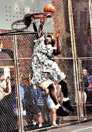 Larry demetric johnson is an american former professional basketball player who spent his career as a power forward with the charlotte horne. Dunking Grandma Larry Johnson Grandmama Stuarte