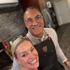 Lois Corey's Instagram, Twitter & Facebook