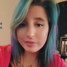 Women's size small-medium clothes needed