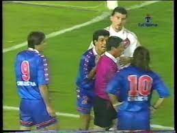 A pedido de matías, uno de nuestros seguidores, publicamos la camiseta del millonario, campeón de la copa toyota libertadores 1996 de la mano del uruguayo enzo francescoli.se trataba de remera adidas con la clásica banda roja, el sponsor quilmes en el pecho y la espalda. Futbol Copa Libertadores 1996 Semifinal Vuelta River Plate Vs U De Chile 1996