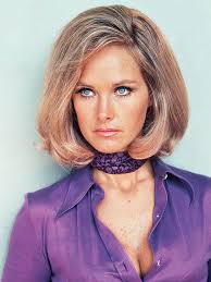 Stars & Their Hot Moms: Throwback Edition