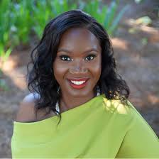 Nadia Roper's Instagram, Twitter & Facebook