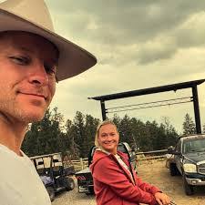 Warren Bischoff's Instagram, Twitter & Facebook