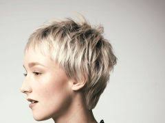 Suchen sie nach frisuren mittellang stufig fransig, die ihrem haartyp schmeicheln? Fransige Frisuren Unsere Top 25 Im Januar 2021 Friseur Com