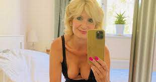 OnlyFans 'Princess Diana lookalike' offers Harry racy 'half price' therapy  after Spare - Today