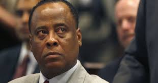 Qui est Conrad Murray, le médecin de Michael Jackson?