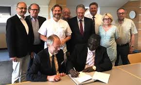 Select from premium klaus emmerich of the highest quality. Vincent Wanji Ist Der Neue Chefarzt Region Amberg Nachrichten Mittelbayerische
