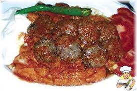 Kofta is a family of meatball or meatloaf dishes found in the indian subcontinent, south caucasian, middle eastern, balkan, and central asian cuisines. Pideli Kofte Bursa Tarifi Lezzetler Com